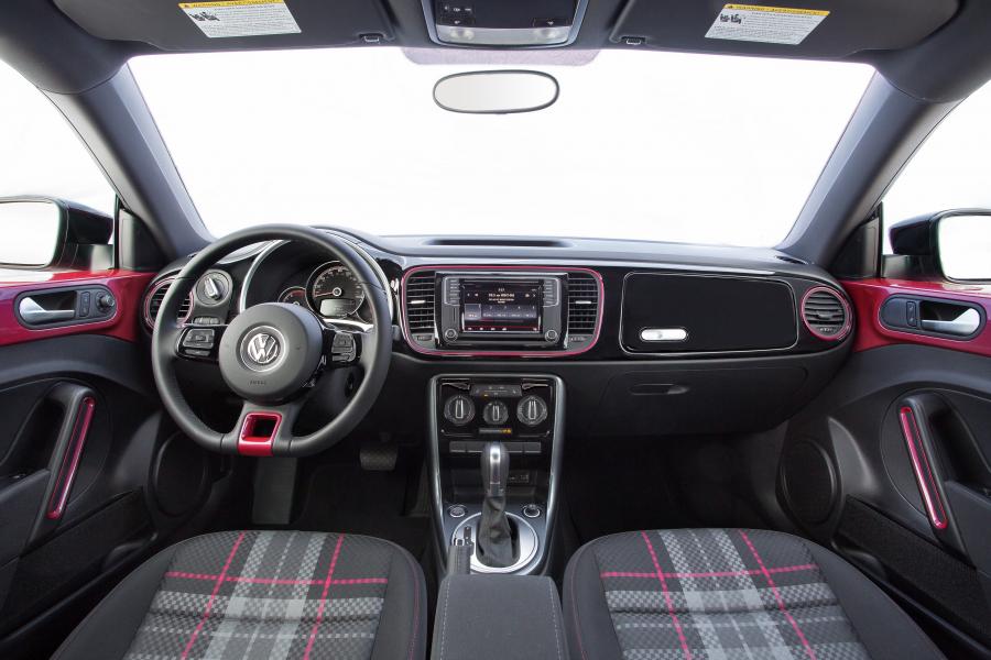 Торпедо Volkswagen #PinkBeetle 2016 года  (фото 3 из 19)